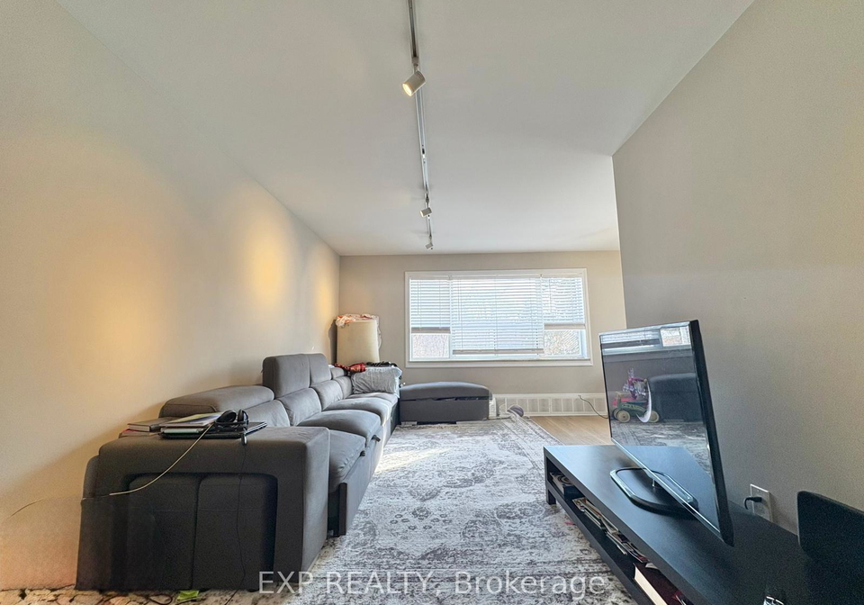 25-paisley-boulevard-e-mississauga-ontario-w12755880