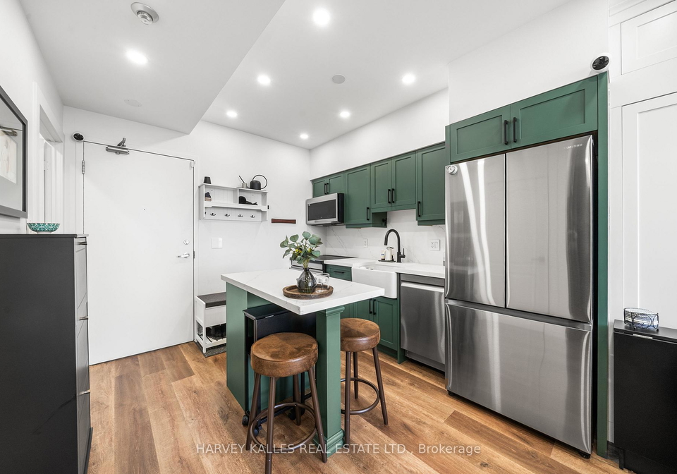 4-elsinore-path-etobicoke-ontario-w12755920