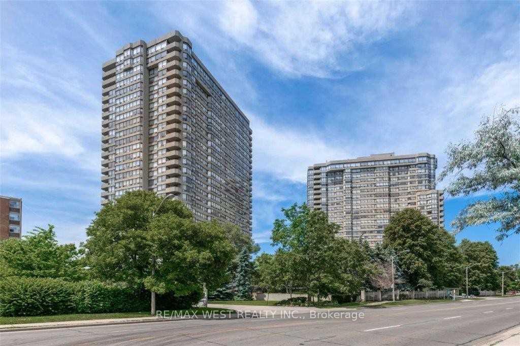1300-islington-avenue-etobicoke-ontario-w12756024
