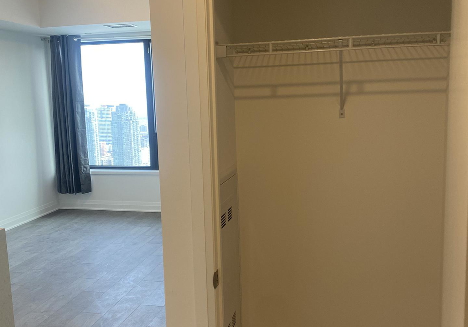 4015-the-exchange-mississauga-ontario-w12756036