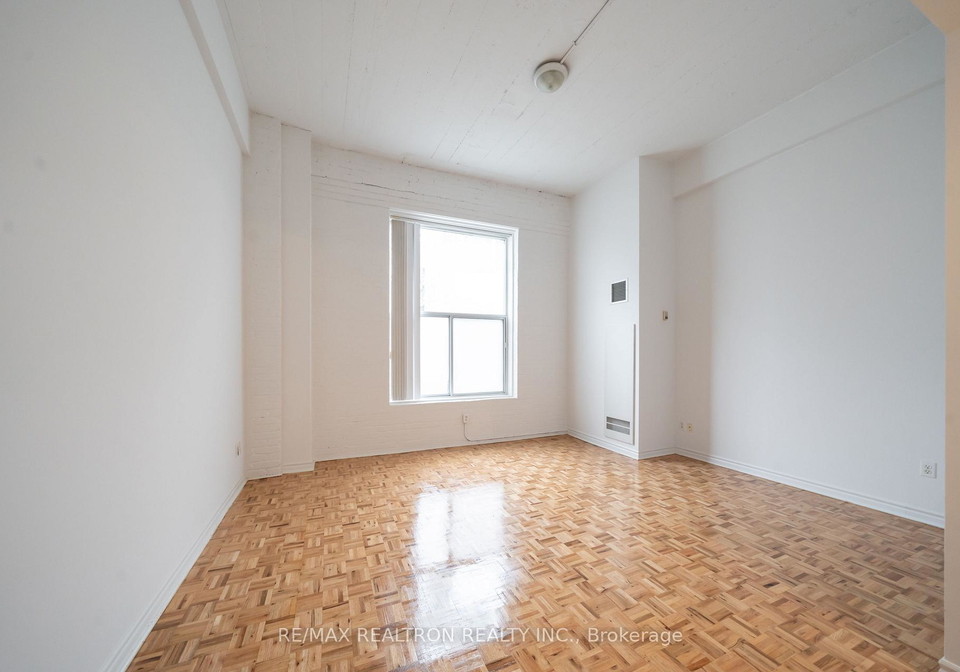1407-dupont-street-e-toronto-ontario-w12757062