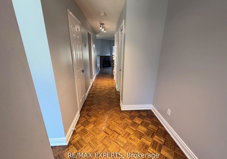 4635-regents-terrace-mississauga-ontario-w12757206