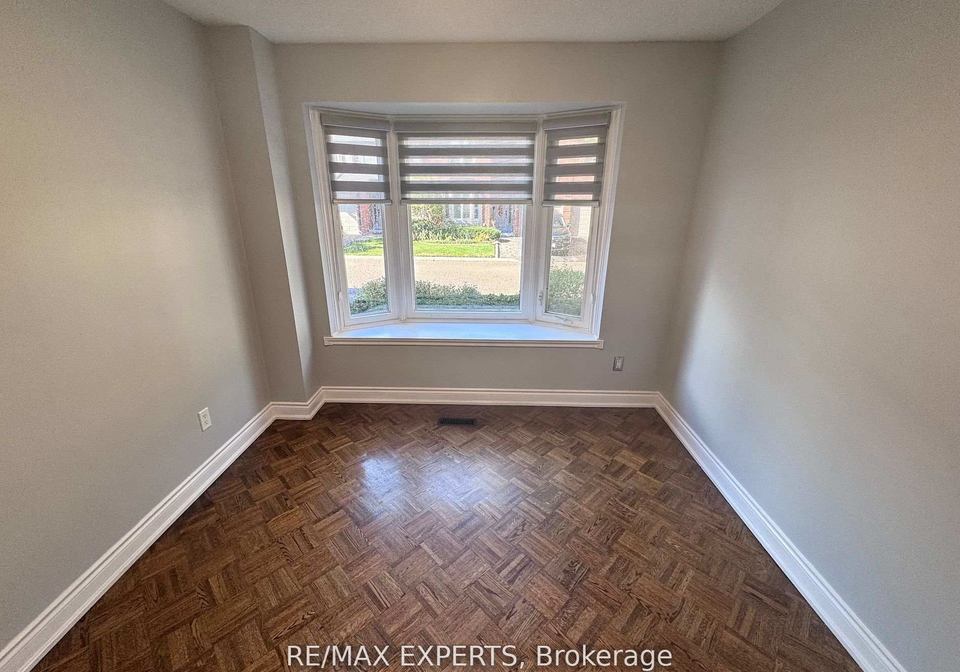 4635-regents-terrace-mississauga-ontario-w12757206