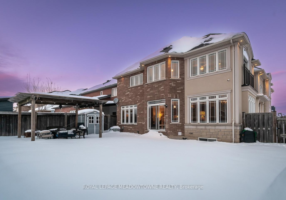 700-serafini-crescent-milton-ontario-w12757356