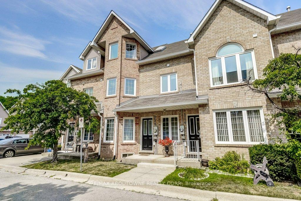 2055-walkers-line-burlington-ontario-w12757740