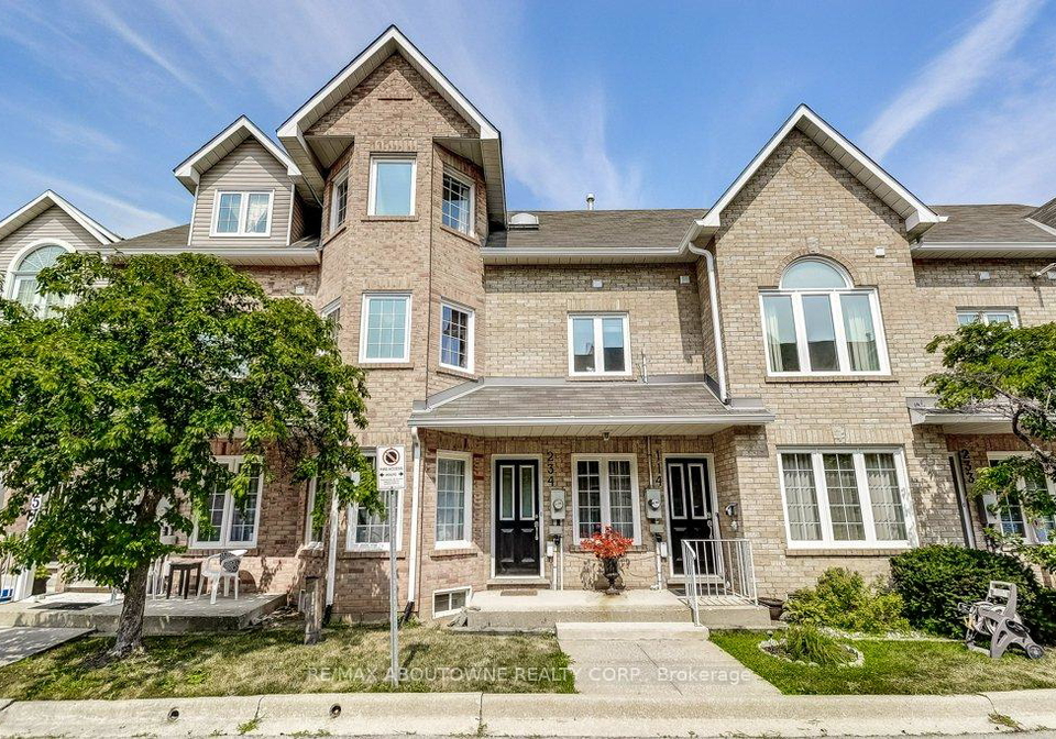 2055-walkers-line-burlington-ontario-w12757740