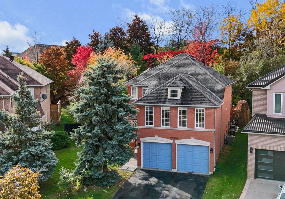 2286-yorktown-circle-mississauga-ontario-w12757904