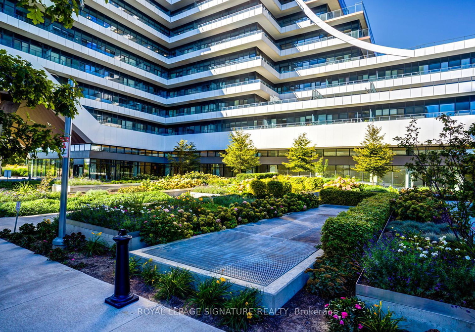 30-shore-breeze-drive-etobicoke-ontario-w12758100