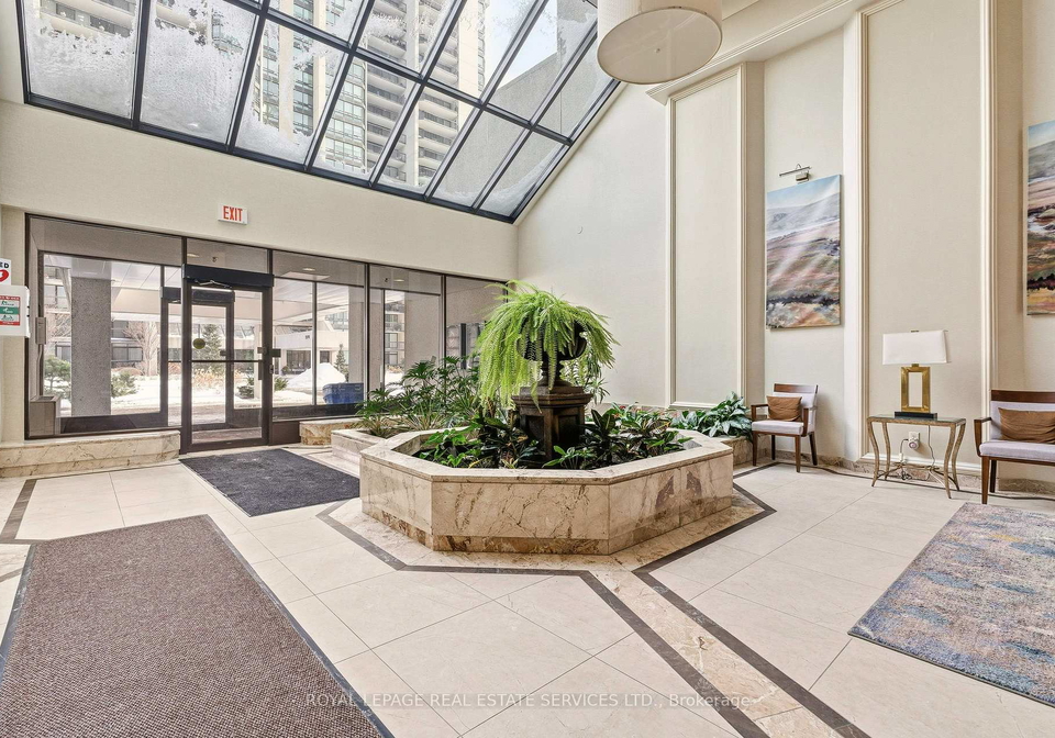 2180-marine-drive-oakville-ontario-w12758432