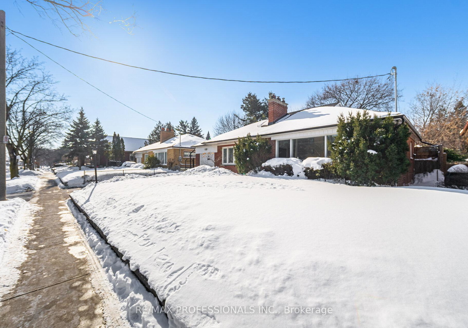 318-park-lawn-road-etobicoke-ontario-w12758692