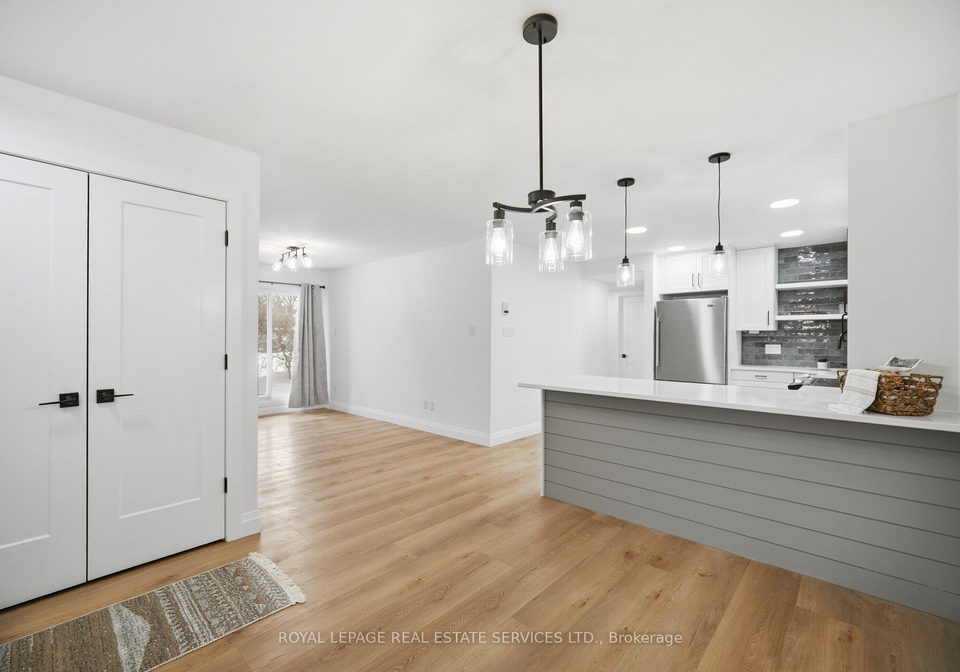 1476-pilgrims-way-oakville-ontario-w12759036
