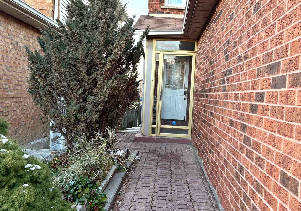 63-acadian-heights-brampton-ontario-w12759182