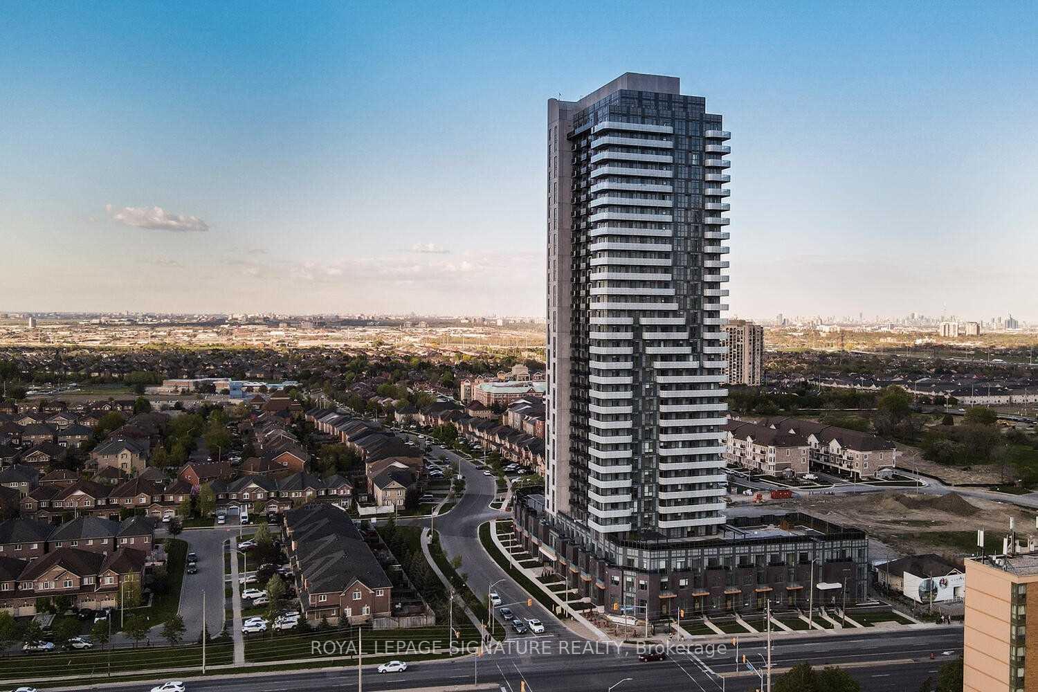 8-nahani-way-mississauga-ontario-w12760204