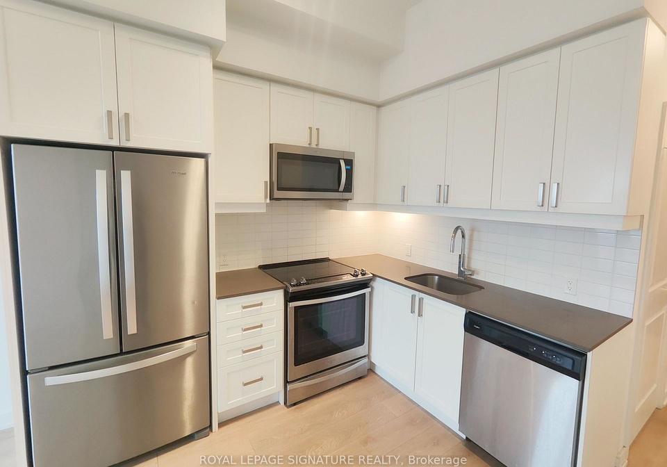 8-nahani-way-mississauga-ontario-w12760204