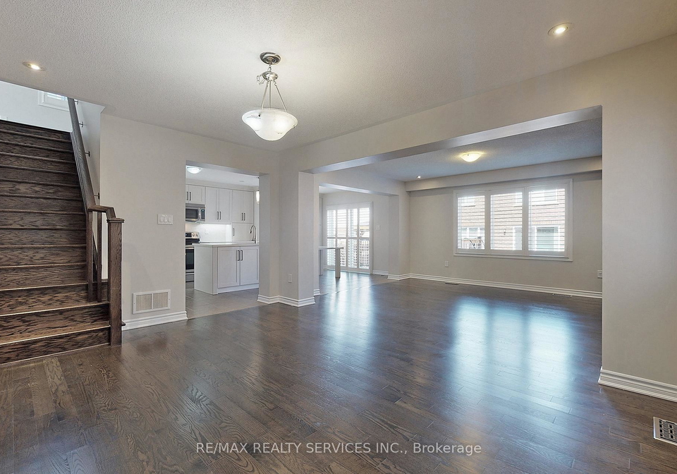 31-leadenhall-road-brampton-ontario-w12761134
