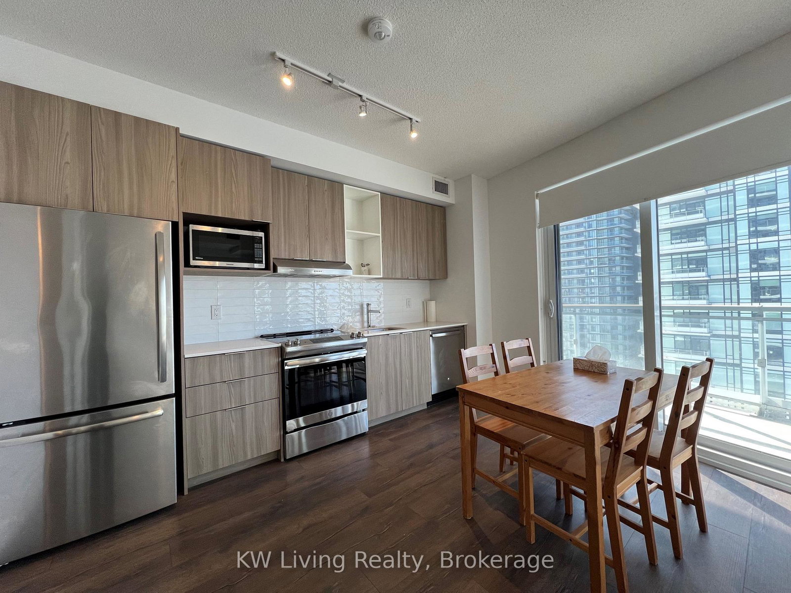 2520-eglinton-avenue-w-mississauga-ontario-w12761576