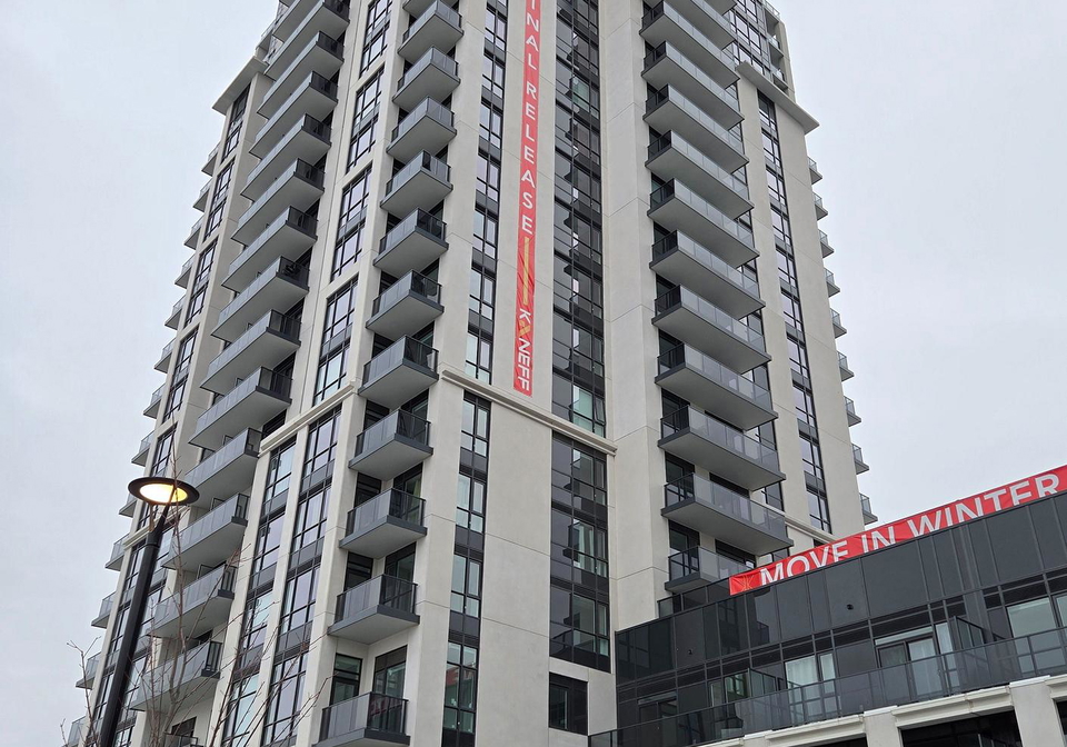 204-burnhamthorpe-road-e-mississauga-ontario-w12761740