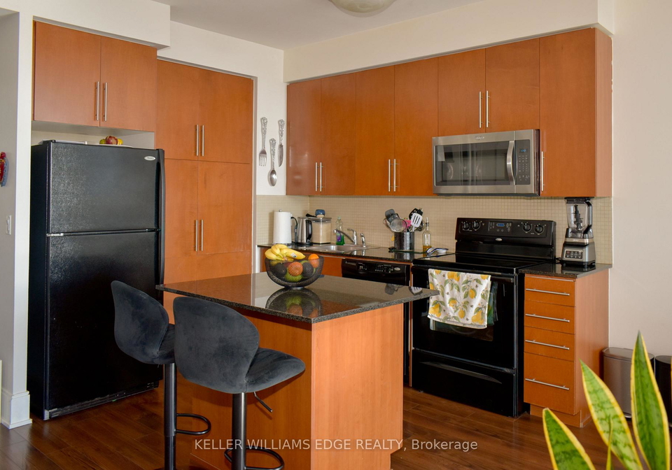 330-burnhamthorpe-road-w-mississauga-ontario-w12762100