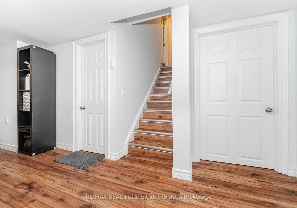 351-holmes-crescent-milton-ontario-w12762586