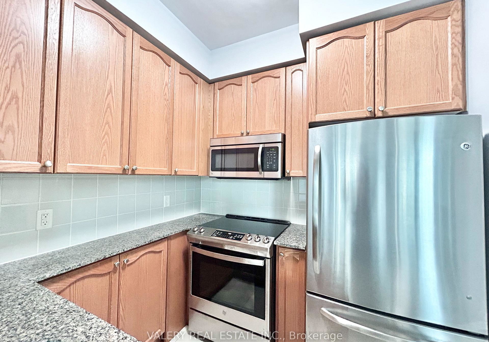 215-sherway-gardens-road-etobicoke-ontario-w12762658