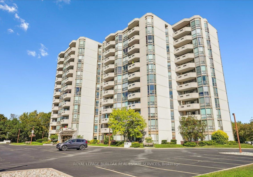 5090-pinedale-avenue-burlington-ontario-w12762896