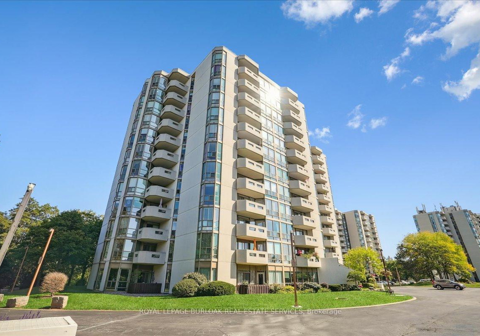 5090-pinedale-avenue-burlington-ontario-w12762896