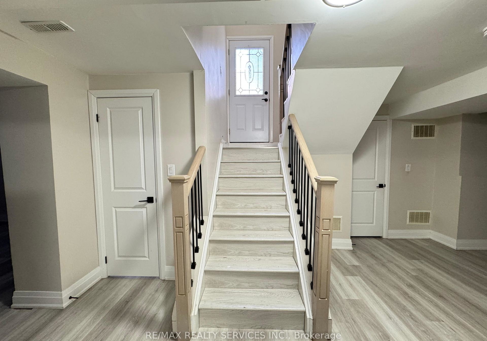 52-centre-street-n-brampton-ontario-w12763032