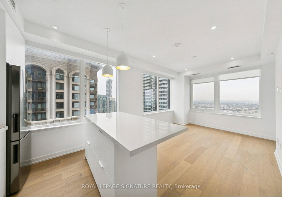 395-square-one-drive-mississauga-ontario-w12763810