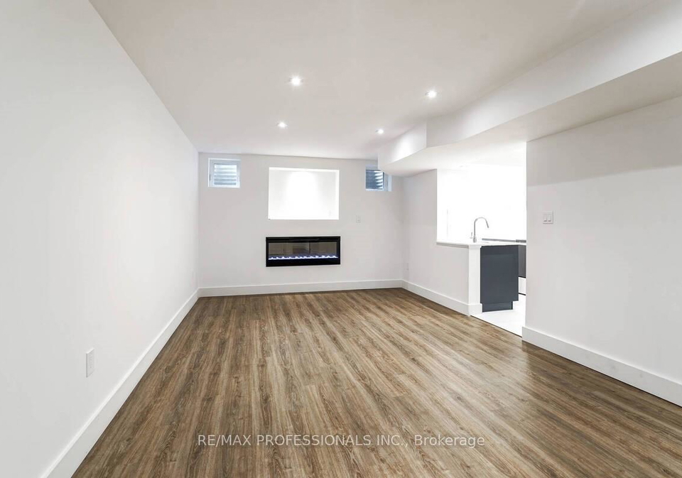 7-vancho-crescent-s-etobicoke-ontario-w12765368