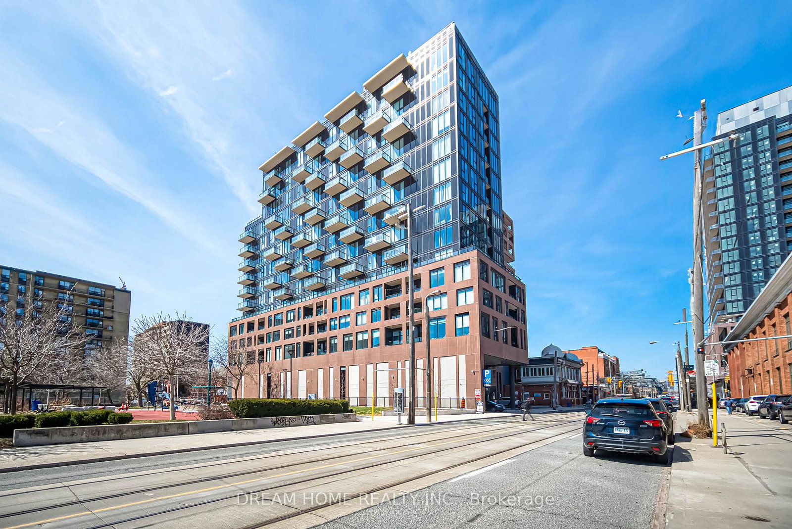 270-dufferin-street-toronto-ontario-w12765492