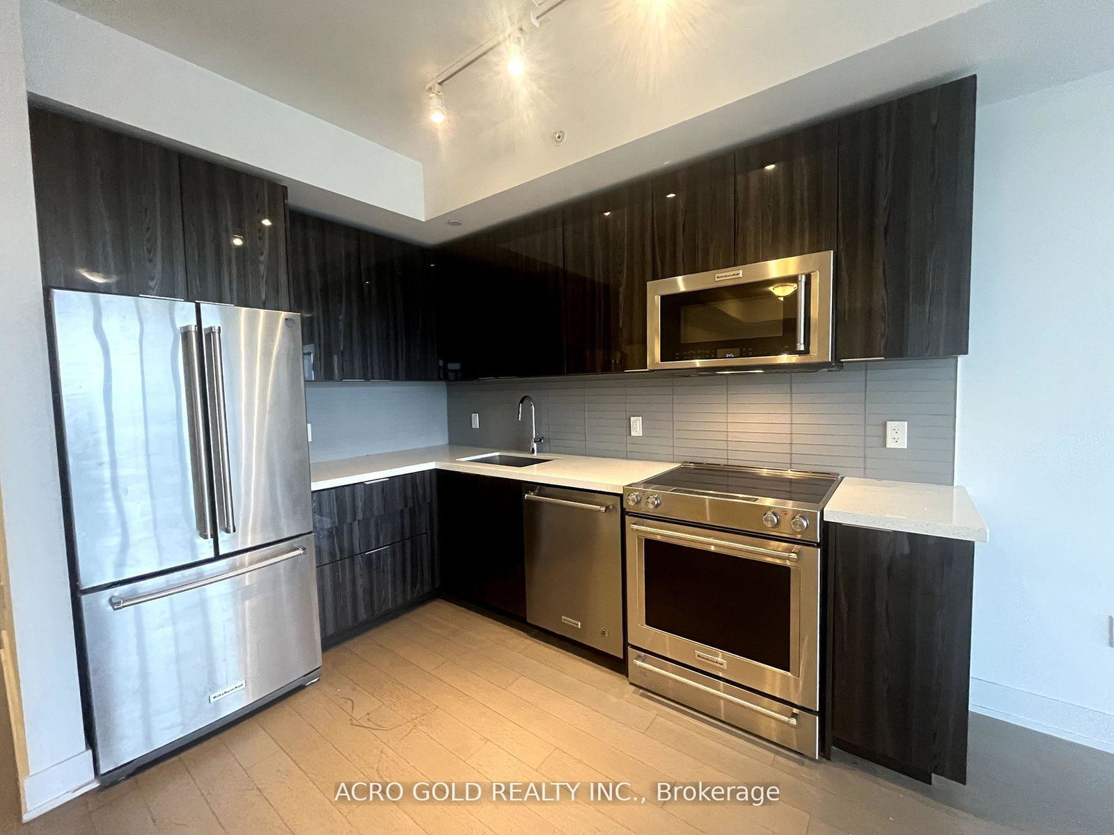 30-shore-breeze-drive-etobicoke-ontario-w12765790