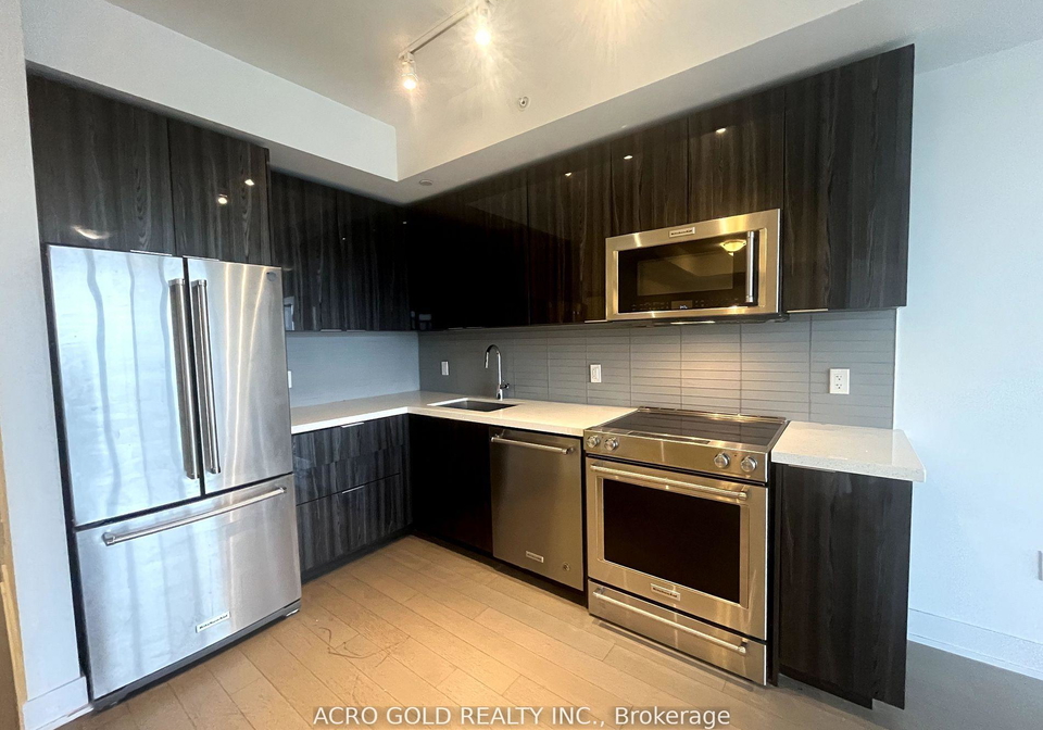 30-shore-breeze-drive-etobicoke-ontario-w12765790