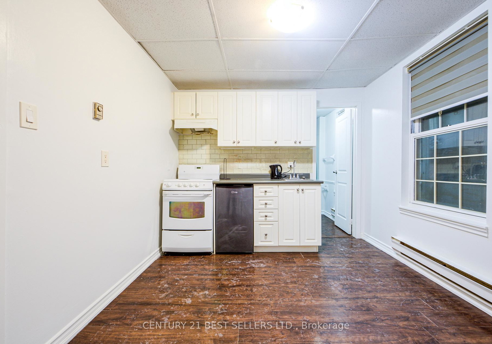 150-lakeshore-road-e-oakville-ontario-w12766318