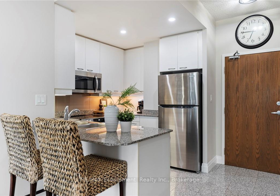 88-palace-pier-etobicoke-ontario-w12766328