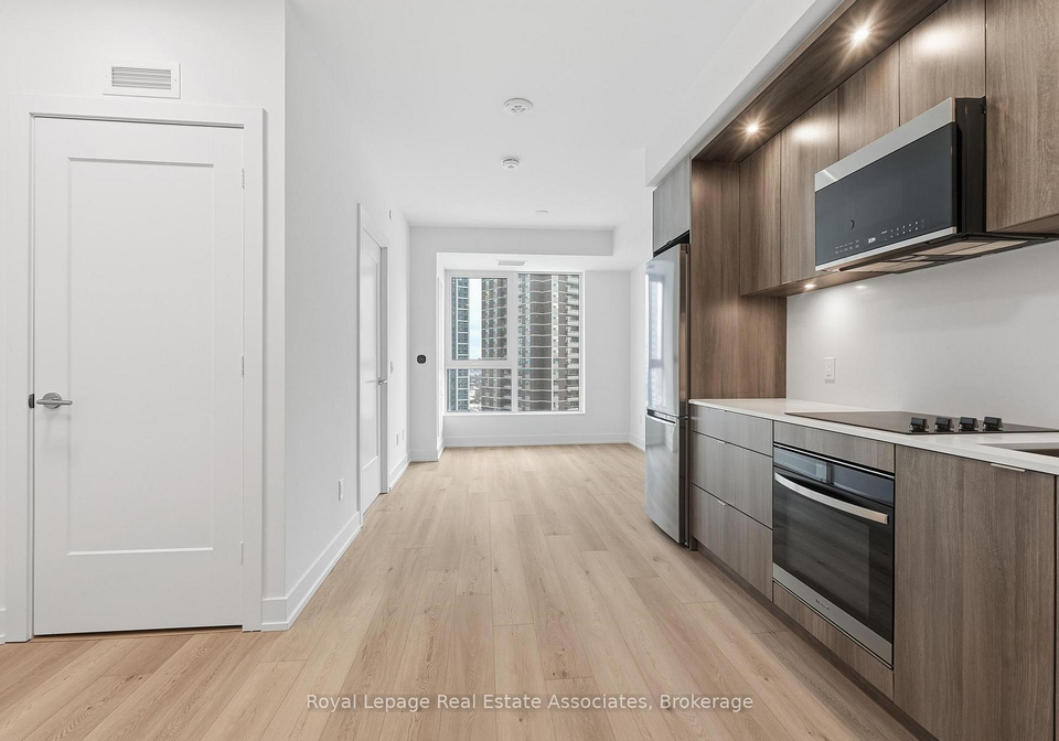60-central-park-roadway-etobicoke-ontario-w12766872