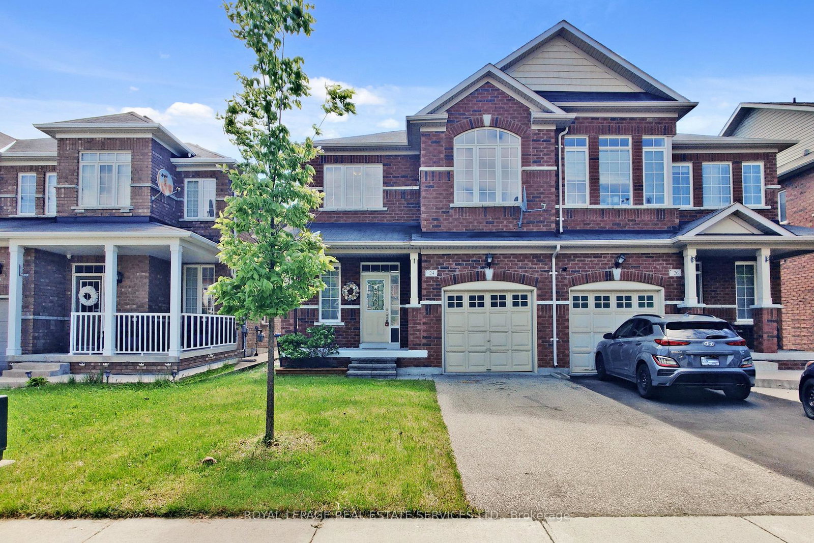 24-accent-circle-brampton-ontario-w12766926