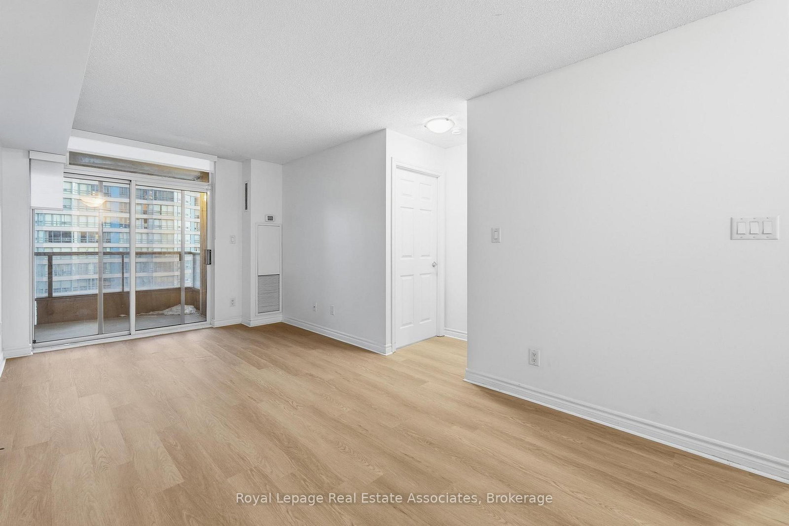 3880-duke-of-york-boulevard-mississauga-ontario-w12767440