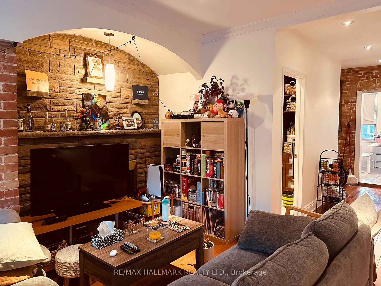 20-triller-avenue-toronto-ontario-w12767954