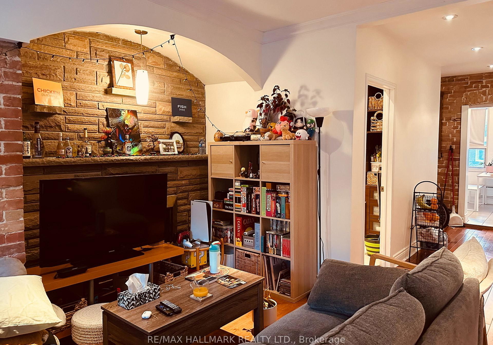 20-triller-avenue-toronto-ontario-w12767954