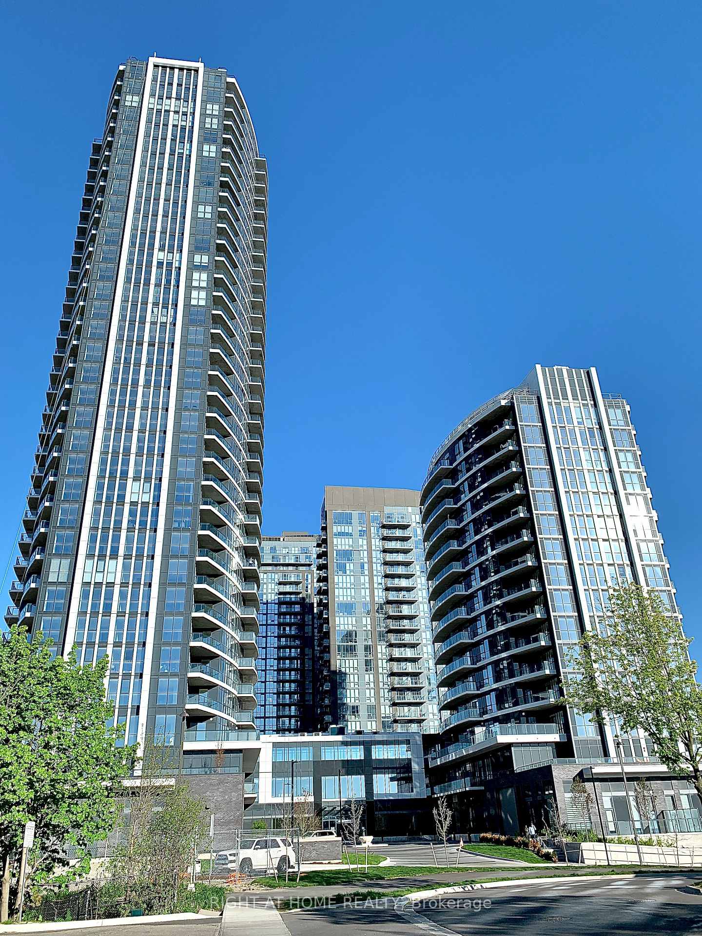 35-watergarden-drive-mississauga-ontario-w12768110