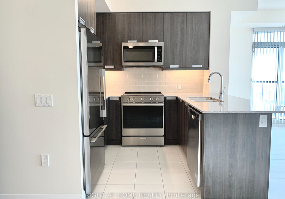 35-watergarden-drive-mississauga-ontario-w12768110