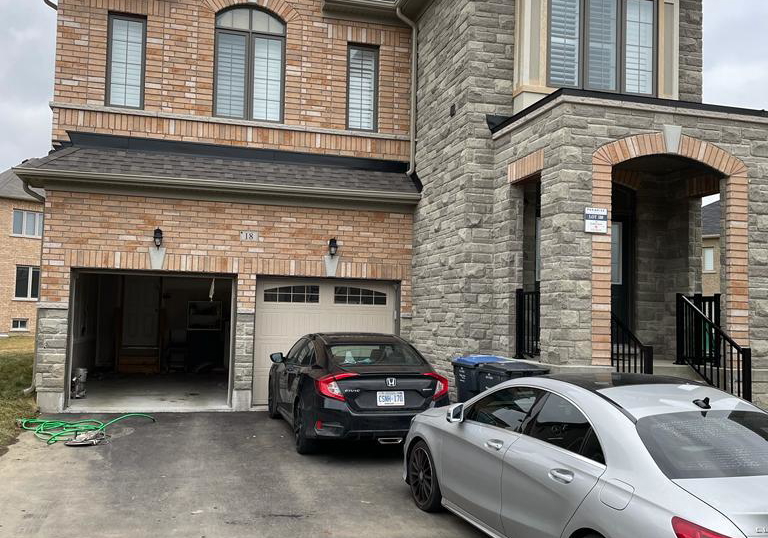 18-bachelor-street-w-brampton-ontario-w12768176