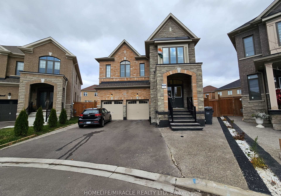 18-bachelor-street-w-brampton-ontario-w12768176