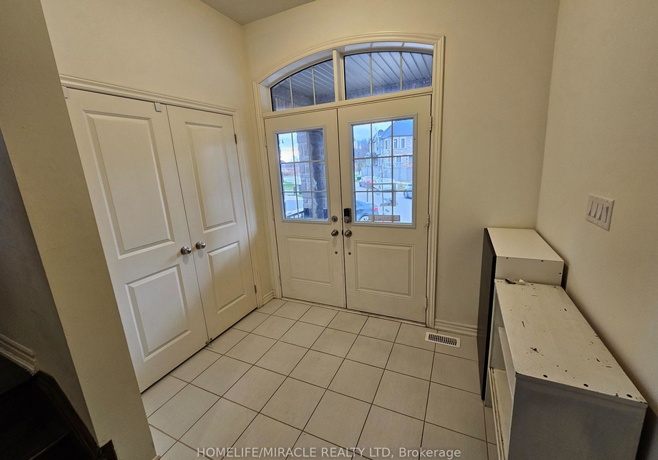 18-bachelor-street-w-brampton-ontario-w12768176