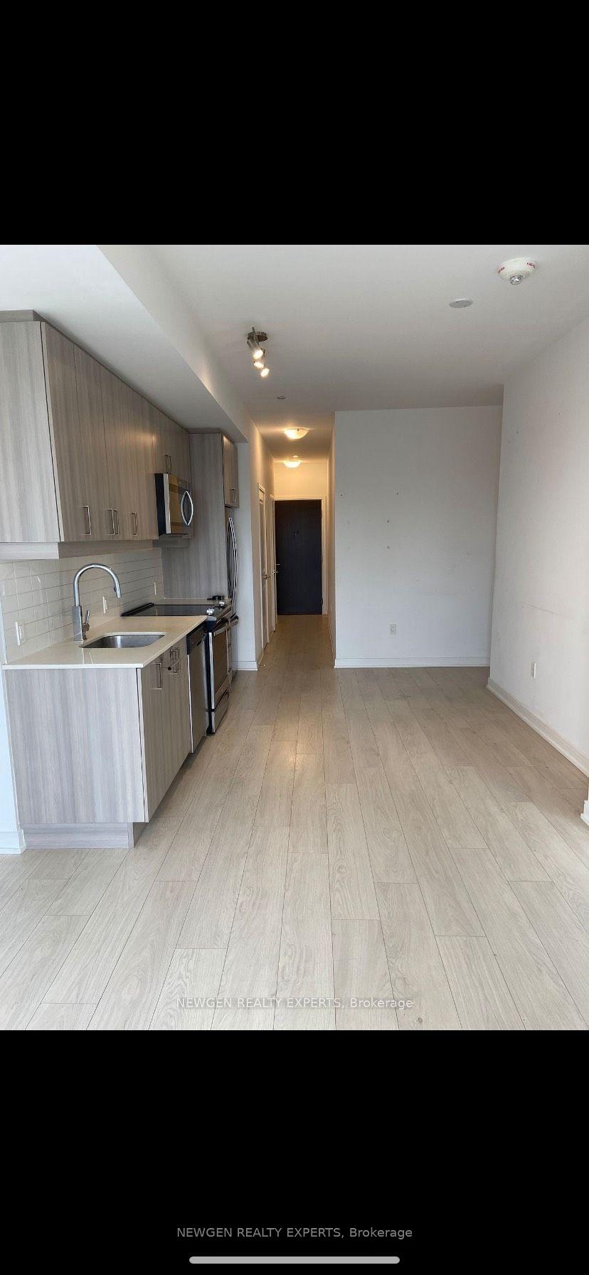 8-nahani-way-mississauga-ontario-w12768820