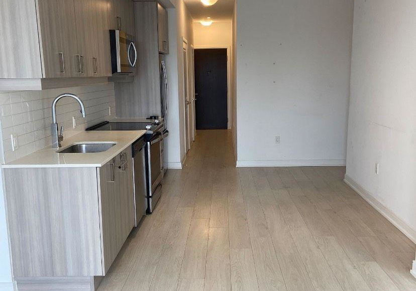 8-nahani-way-mississauga-ontario-w12768820