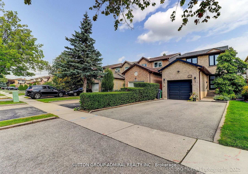709-greycedar-crescent-mississauga-ontario-w12768854