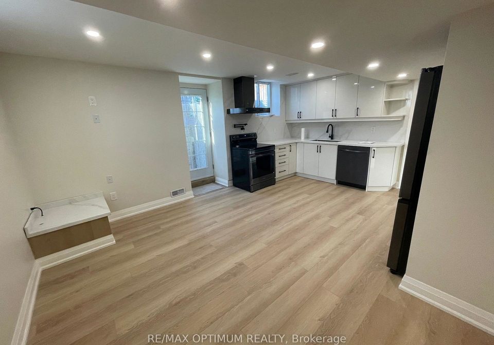 11-lloyd-sanderson-drive-brampton-ontario-w12769094