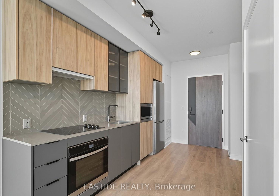1037-the-queensway-etobicoke-ontario-w12769244