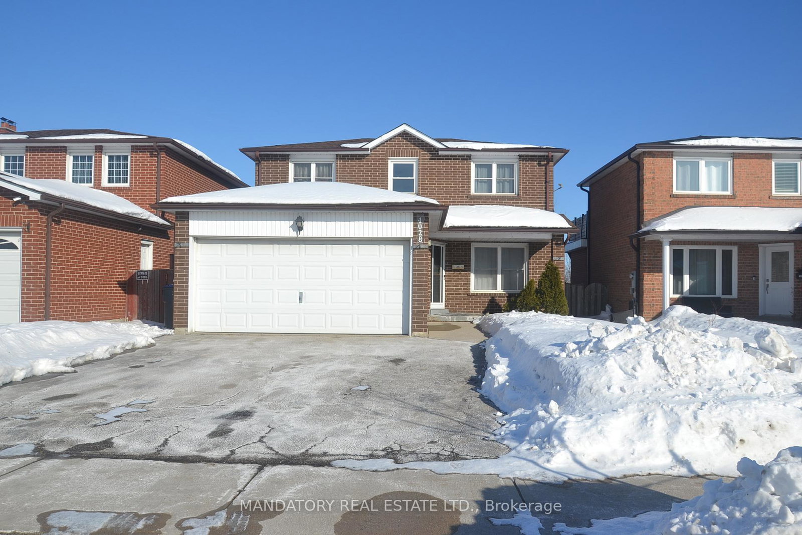 4028-longo-circle-mississauga-ontario-w12769352